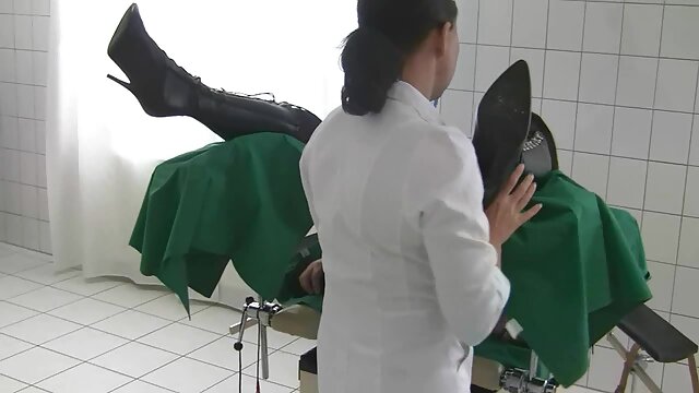 kostenlose Herausragende Frauen fragten den jungen Kunden geile alte reife frauen